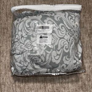 Amazon Gray and White Home Decor Set